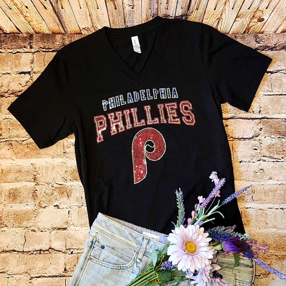 New Bling Philadelphia Phillies Womens VNeck Tshirt regular fit sizes Small thru - Picture 3 of 5